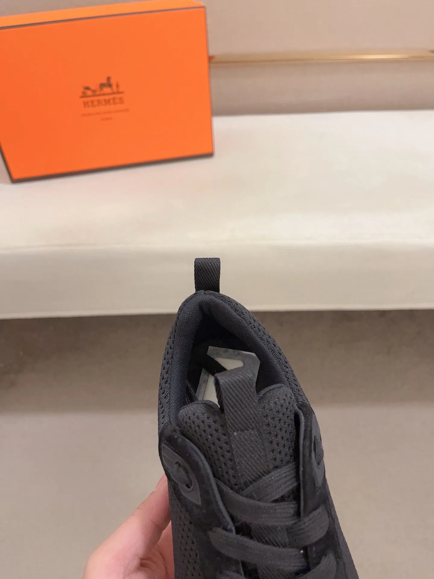 Factory price: 540💰《HERMES》【Classic Original Version】Hermès; Top 🔝 Purchasing Agency 🔍🔍Men's latest 🇺🇸 counters are on sale simultaneously, original imported from Italy ▲▲Silk cowhide with breathable fabric ▲▲ (high-end and expensive Qi·Grade) Exquisite workmanship (Italian 🇮🇹Imported water-dyed 🐂cowhide lining) Sole: Original sole provided by the original factory, ⚠️Exclusive double-layer activity·TPR·Rubber·Combined molded outsole; Super·comfortable·wear-resistant·non-slip·environmental protection The real thing is more beautiful if you take the real thing (high quality, follow the order), you can enter and exit the counter at will * Number of yards: 38·39·40·41·42·43·44# (can be customized 45.)
